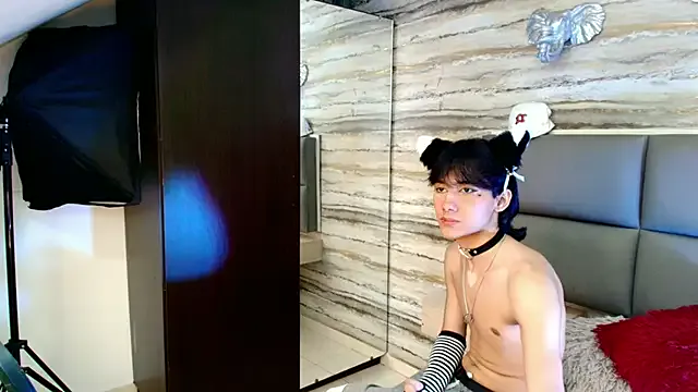 Lovers_21 on StripChat