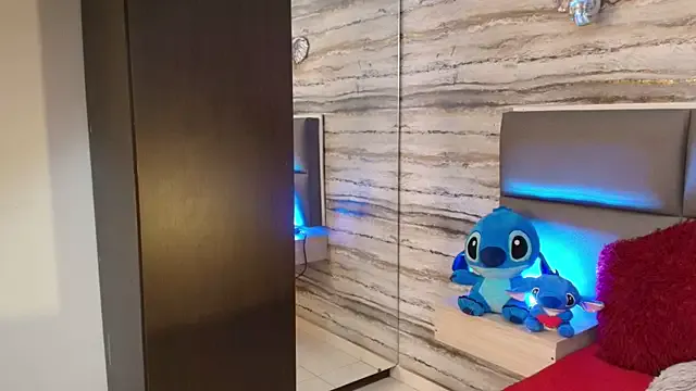 Lovers_21 on StripChat