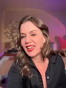MaiseKnox from StripChat is Freechat