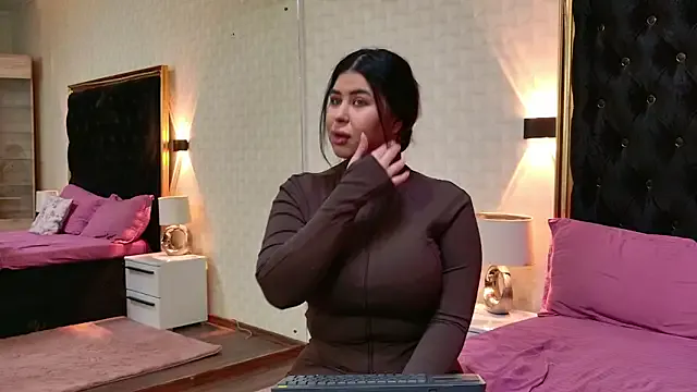 MegaBoobsDeee on StripChat