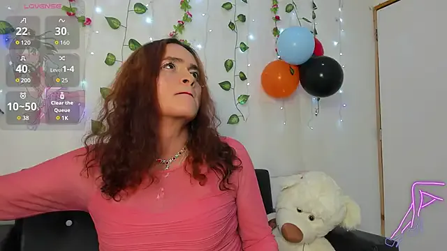 Mishell_Bons on StripChat