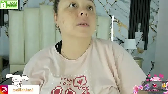 mollieblue69 on StripChat 