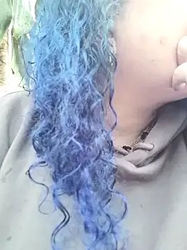 mollieblue69 on StripChat 