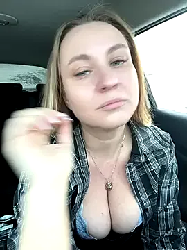 OlgaBuzzz on StripChat