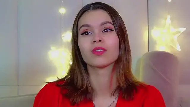 PollyLanders on StripChat 