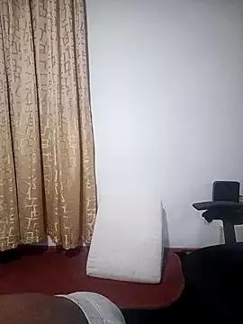 queemking on StripChat 