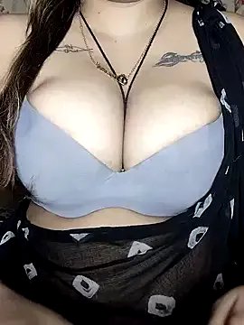 QUEENOF_LUST on StripChat 
