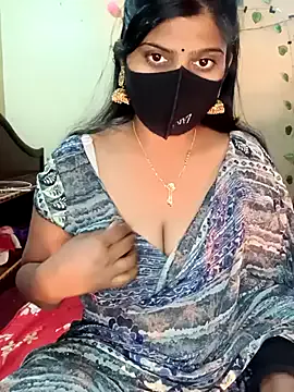 Reena_couple502 on StripChat