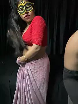Romantic_3some from StripChat is Freechat