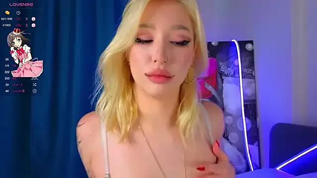 SallyCha on StripChat 