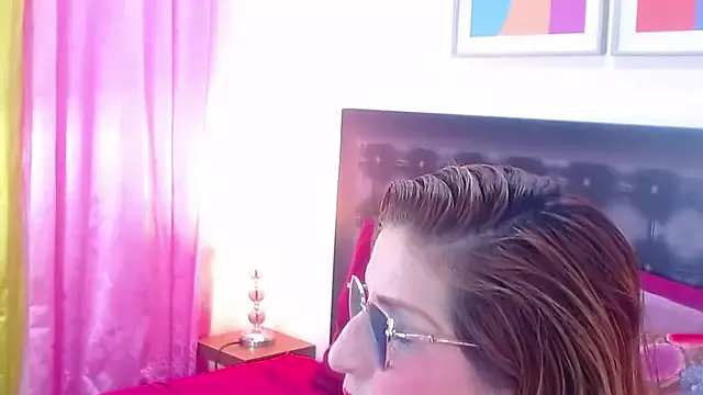 sandra_20 on StripChat