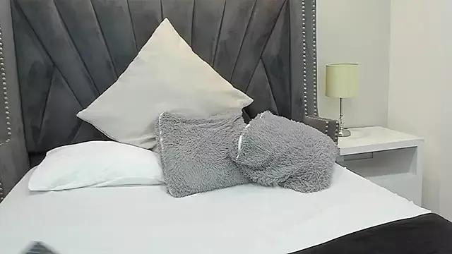 SassySara_ from StripChat