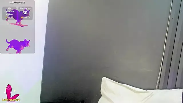 Shayla27 on StripChat