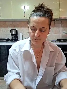 Sweet-milf- on StripChat 