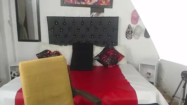 Sweetbigcatt on StripChat 