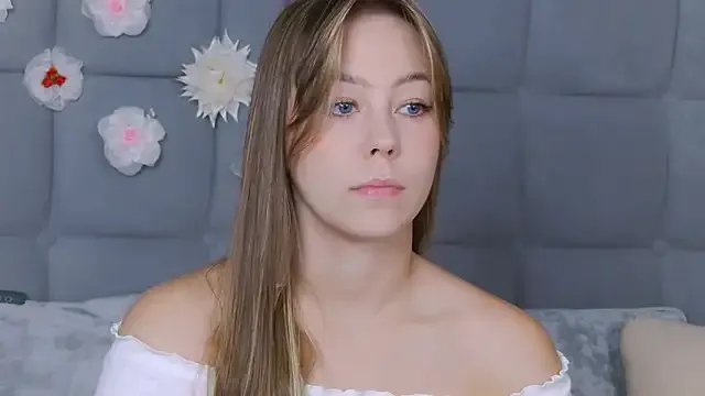 TheEmma on StripChat 