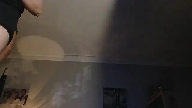 Titilouonlyf69 on StripChat 