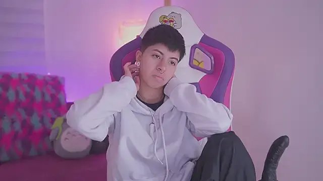 tommy_blue on StripChat 