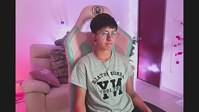 tommy_blue on StripChat 