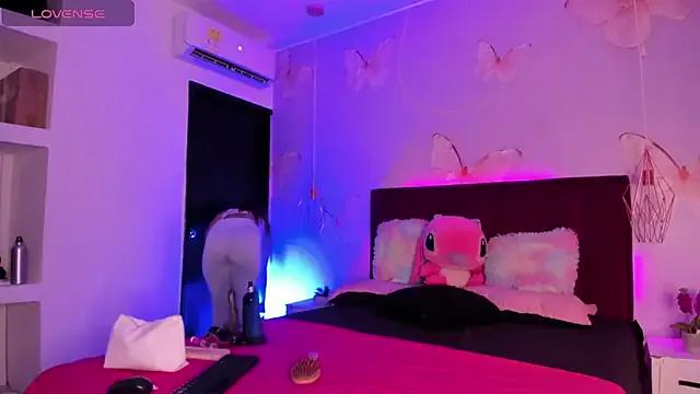 Vivi_prinncess on StripChat