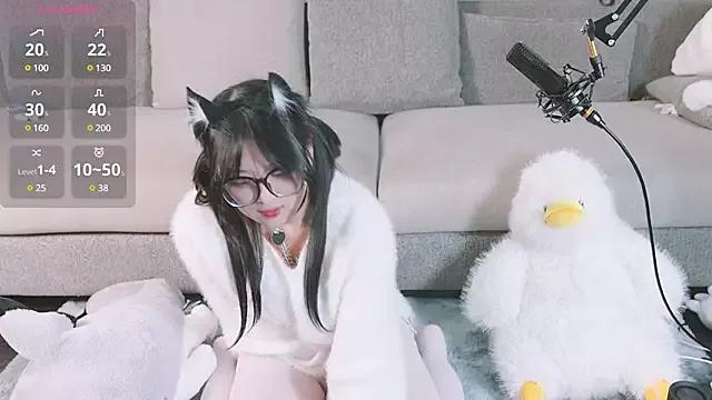 Yu_UwU_ from StripChat